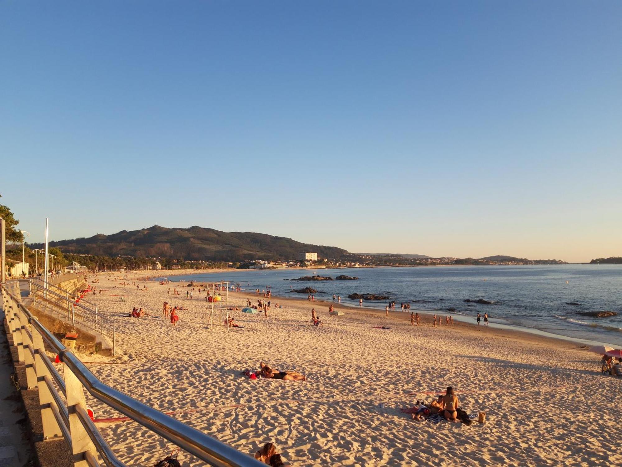 Atico En La Playa De Samil Appartement Comarca de Comarca de Vigo Buitenkant foto
